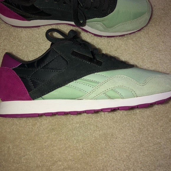 NWOB Reebok 3 tone sneakers - Picture 3 of 6